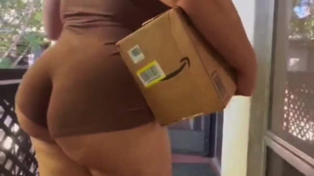 Nixdee Big Ass Brunette POV Sex Tape